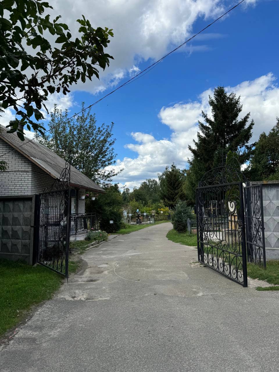 Вхід на територію — zhulianske